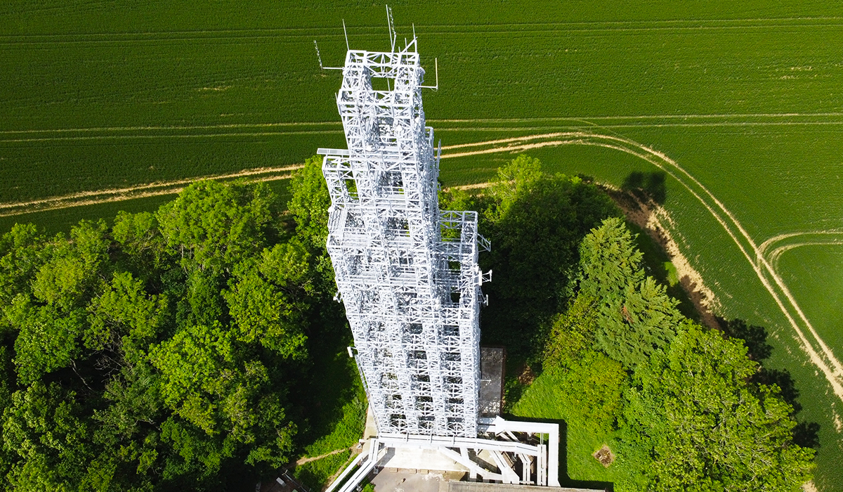 telecommunications tower